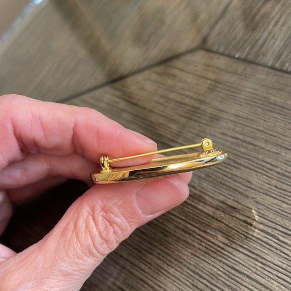 Vintage Gold-tone Oval Filigree Pin - Picture 9 of 15